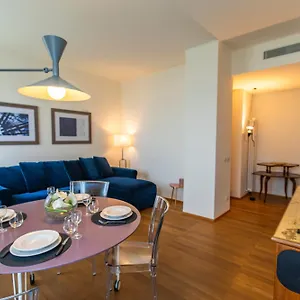Skyattic - 801 - Citylife - 1 Min Domodossola M5 , Milano Italia